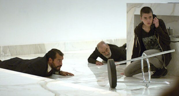 Bin Başlı Canavar Filmi Nasıl